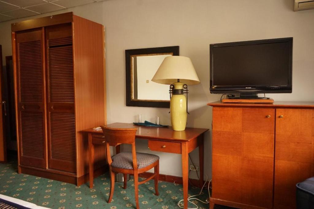 Conord Hotel Аман Екстериор снимка